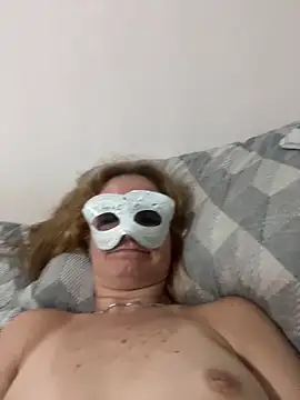 Snapshot of Cristal2342 chatting on 02/27/26, 01:38 Cristal2342 online show from 02/27/26, 01:38