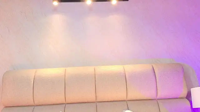 AlaiaMoretti  online show from 04/05/26, 06:10