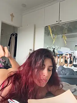 Snapshot of touchmybodybaby chatting on 02/25/26, 11:47 touchmybodybaby online show from 02/25/26, 11:47