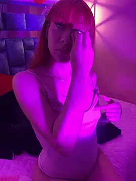 Snapshot of Elaaa_pink21 chatting on 02/25/26, 01:04 Elaaa pink21 online show from 02/25/26, 01:04