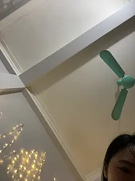 Snapshot of Vetuner_sexy chatting on 02/22/26, 02:04 Vetuner sexy online show from 02/22/26, 02:04