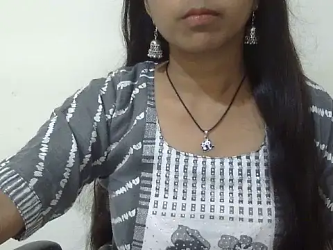 Snapshot of cute_momo_love chatting on 06/12/26, 05:39 cute momo love online show from 06/12/26, 05:39