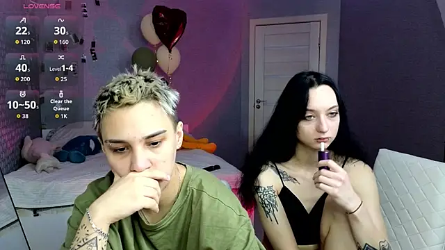 LuxuryLoverss online show from 04/15/26, 11:28