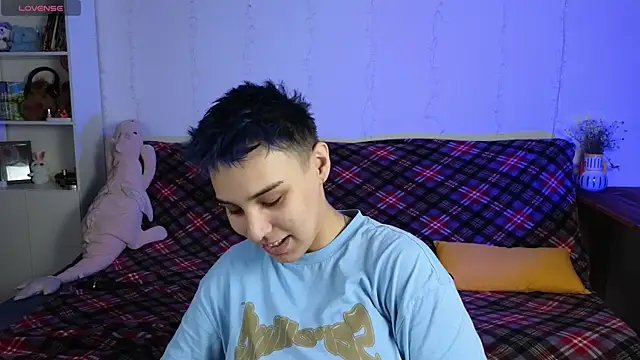 LuxuryLoverss online show from 07/04/26, 11:05