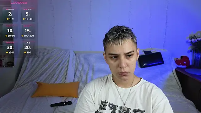 LuxuryLoverss online show from 07/18/26, 07:01