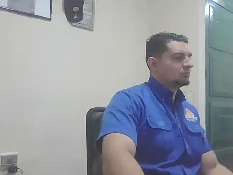 Snapshot of Jaramill07 chatting on 03/03/26, 11:49 Jaramill07 online show from 03/03/26, 11:49