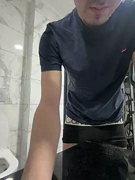 Snapshot of Vireontr1 chatting on 02/25/26, 07:34 Vireontr1 online show from 02/25/26, 07:34