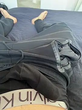 Vireontr1 online show from 04/12/26, 09:03