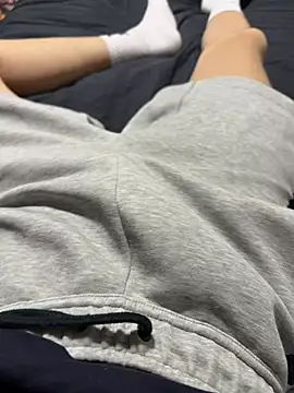 Vireontr1 online show from 04/15/26, 08:31