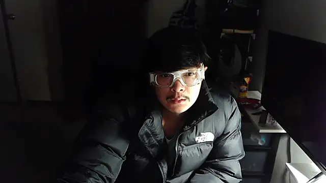 Snapshot of longlongsong chatting on 03/03/26, 12:28 longlongsong online show from 03/03/26, 12:28