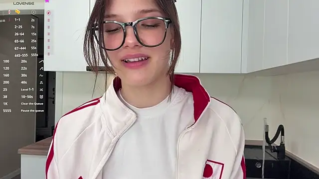 Carolini i online show from 04/12/26, 02:00