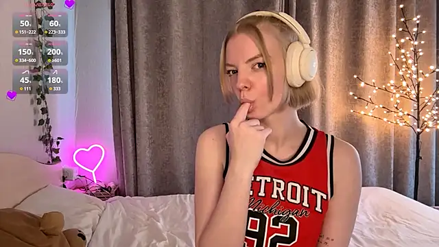 Snapshot of Marry_Sornatiko chatting on 05/10/26, 03:17 Marry Sornatiko online show from 05/10/26, 03:17