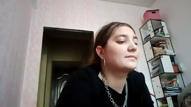 Snapshot of JanineThielman chatting on 04/24/26, 12:29 JanineThielman online show from 04/24/26, 12:29