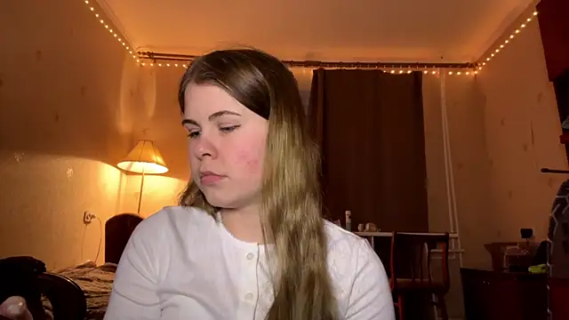 Snapshot of Amy_Maev chatting on 02/25/26, 04:00 Amy Maev online show from 02/25/26, 04:00