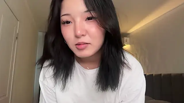 Snapshot of minnie_joy chatting on 05/09/26, 12:32 minnie joy online show from 05/09/26, 12:32