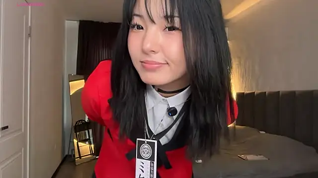 Snapshot of minnie_joy chatting on 06/15/26, 01:13 minnie joy online show from 06/15/26, 01:13