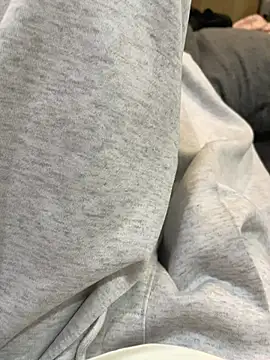 Snapshot of NniuAh chatting on 02/24/26, 10:35 NniuAh online show from 02/24/26, 10:35