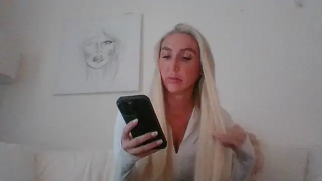 Snapshot of kinkykara25 chatting on 02/24/26, 01:09 kinkykara25 online show from 02/24/26, 01:09