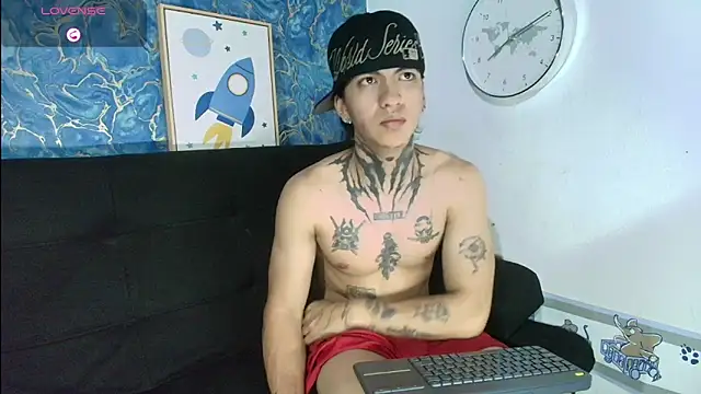 Snapshot of Tessarion_Black chatting on 06/22/26, 07:16 Tessarion Black online show from 06/22/26, 07:16