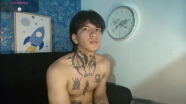 Snapshot of Tessarion_Black chatting on 06/27/26, 03:44 Tessarion Black online show from 06/27/26, 03:44