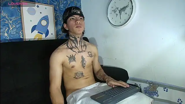 Snapshot of Tessarion_Black chatting on 06/30/26, 05:19 Tessarion Black online show from 06/30/26, 05:19
