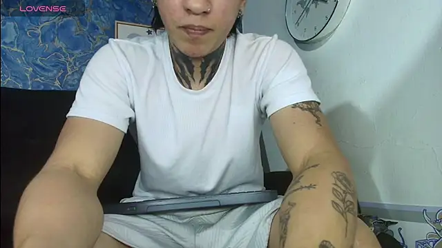Snapshot of Tessarion_Black chatting on 07/17/26, 03:46 Tessarion Black online show from 07/17/26, 03:46
