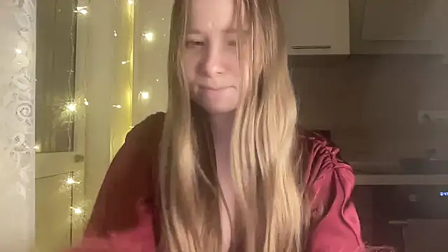 cutefoxieee online show from 04/14/26, 09:32