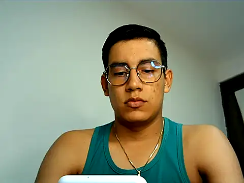 Noahfox19 online show from 03/18/26, 11:52