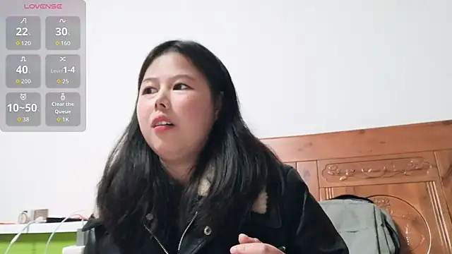 Snapshot of Hannah-33 chatting on 03/09/26, 01:04 Hannah-33 online show from 03/09/26, 01:04