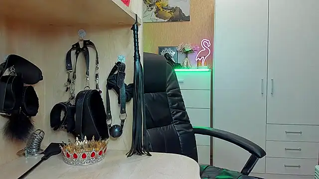 KristiTopxx online show from 11/04/25, 08:30