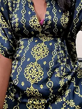 Snapshot of Lovely_sanah chatting on 03/04/26, 12:33 Lovely sanah online show from 03/04/26, 12:33