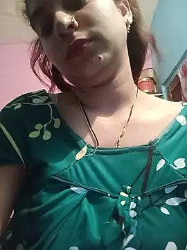 Snapshot of lovely-girl99 chatting on 06/26/26, 06:23 lovely-girl99 online show from 06/26/26, 06:23