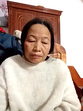 heesuu11 online show from 04/02/26, 11:02