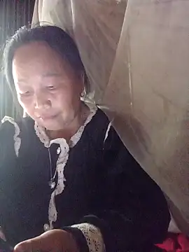 heesuu11 online show from 04/19/26, 09:41