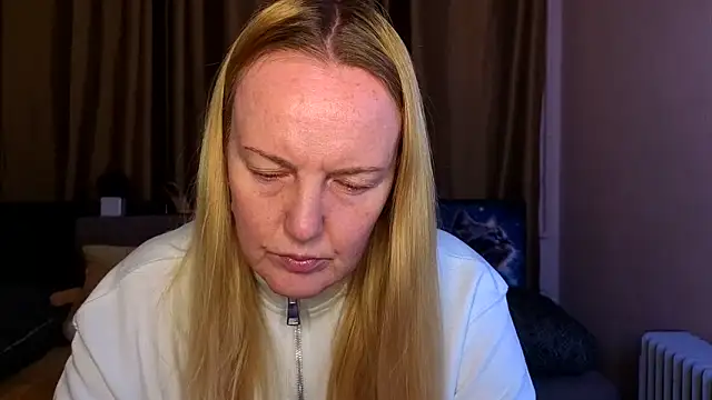 Snapshot of Bella_soulmate chatting on 06/14/26, 05:20 Bella soulmate online show from 06/14/26, 05:20