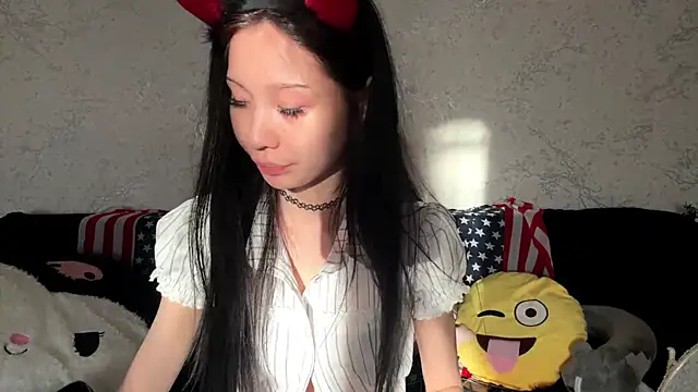 kishagrayone online show from 04/18/26, 12:42