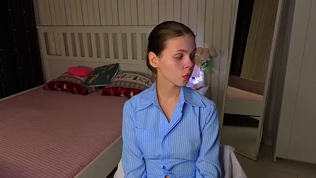 EarthaLevra online show from 03/26/26, 08:03