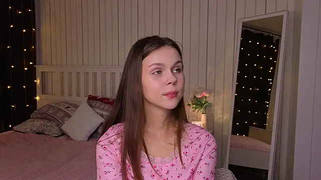 EarthaLevra online show from 04/04/26, 06:16