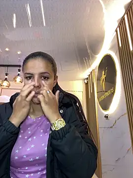 Snapshot of samira-grey chatting on 03/03/26, 01:17 samira-grey online show from 03/03/26, 01:17