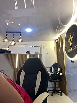 Snapshot of samira-grey chatting on 03/04/26, 01:28 samira-grey online show from 03/04/26, 01:28