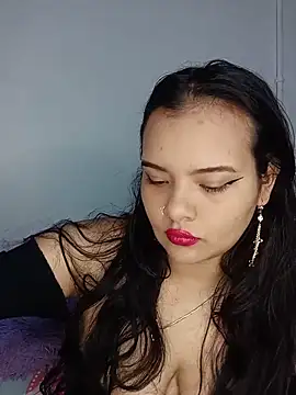 Snapshot of Emily_Rouse23 chatting on 05/19/26, 02:51 Emily Rouse23 online show from 05/19/26, 02:51