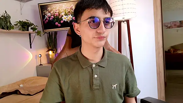 Snapshot of Sr_evann chatting on 03/03/26, 03:29 Sr evann online show from 03/03/26, 03:29