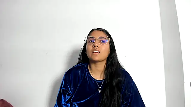 TatyGomez  online show from 07/01/26, 04:03