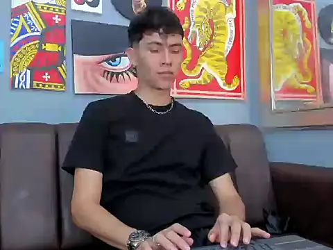 Snapshot of AronTawers chatting on 03/03/26, 06:58 AronTawers online show from 03/03/26, 06:58