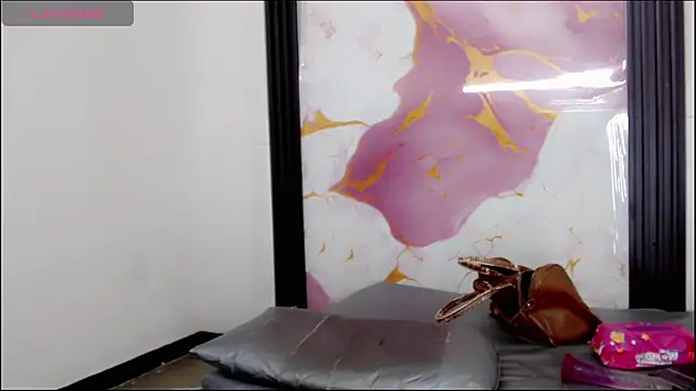 Valeria Linares online show from 03/30/26, 03:29