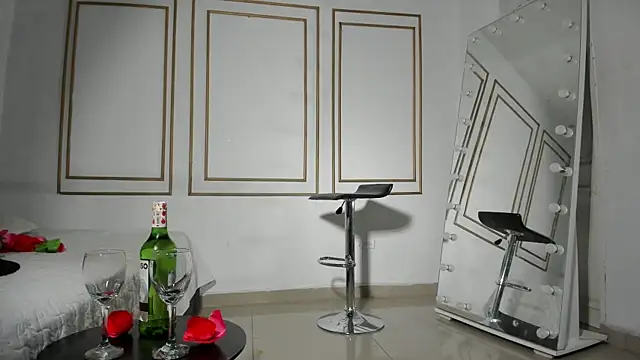 emily gaviria1 online show from 03/08/26, 12:09