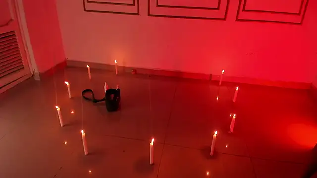 emily gaviria1 online show from 04/10/26, 12:32