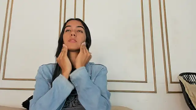 emily gaviria1 online show from 05/10/26, 12:10