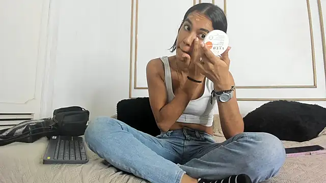 emily gaviria1 online show from 05/29/26, 01:09