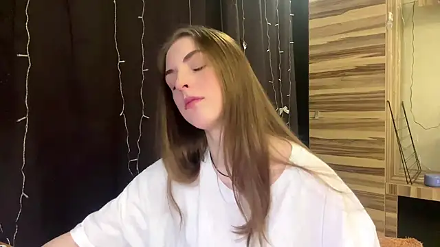 Snapshot of PollyDream chatting on 03/03/26, 08:09 PollyDream online show from 03/03/26, 08:09